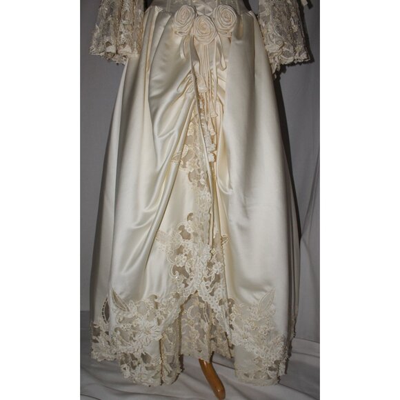 Lenovia#9513 Victorian Style Heavy Satin Bridal Gown-Size 12-LIGHT GOLD-NWT - Picture 9 of 13